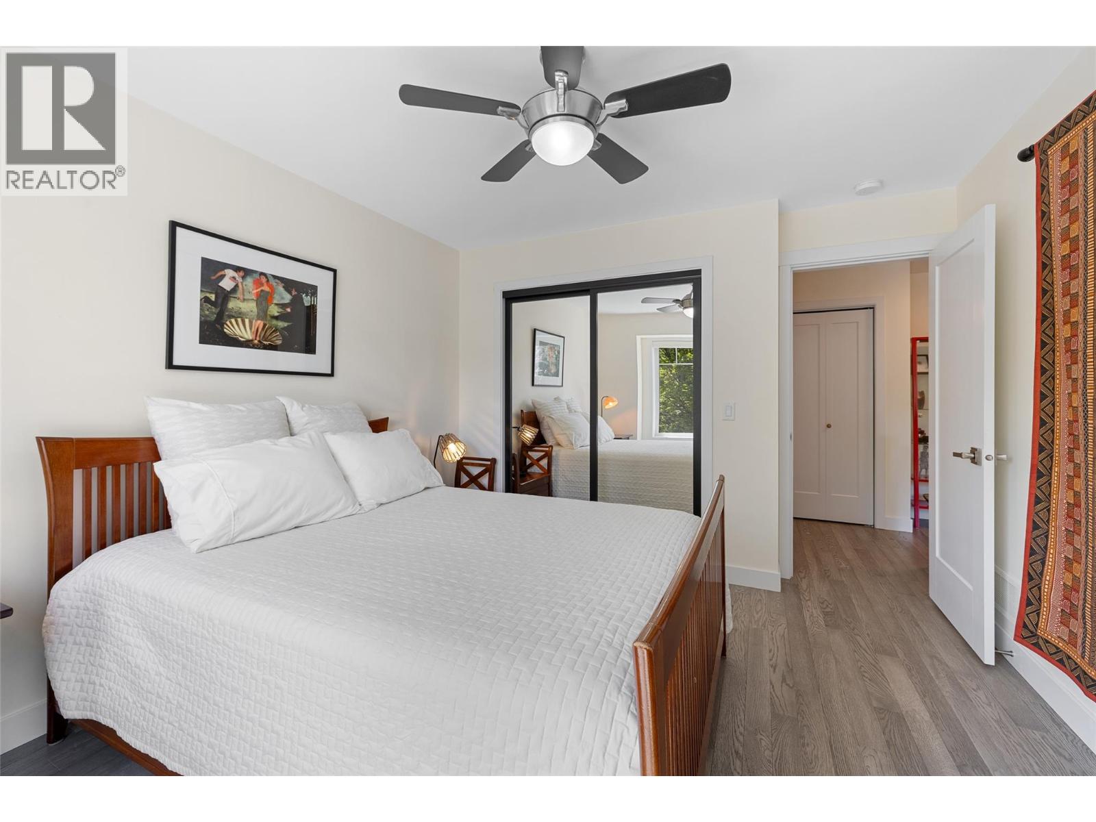 Property at 878 Stockwell Avenue image 4