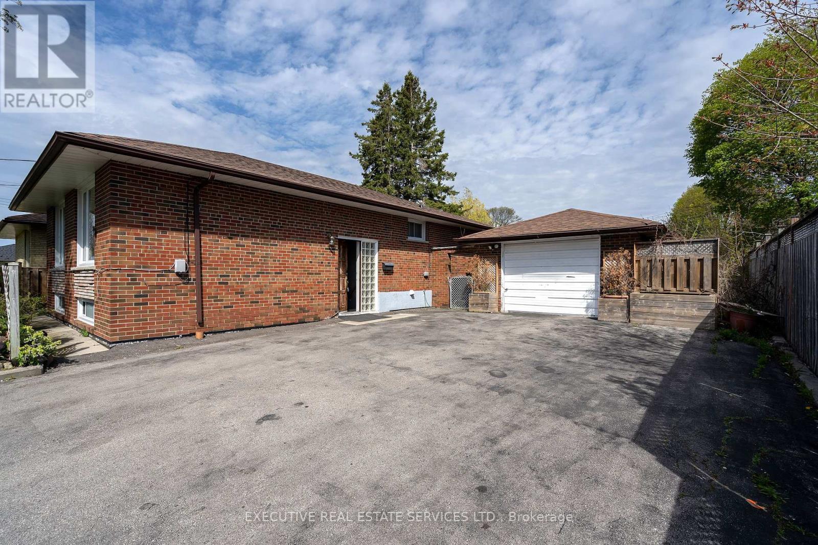 32 Brimorton Drive, Toronto, Ontario  M1P 3Y9 - Photo 7 - E12340312
