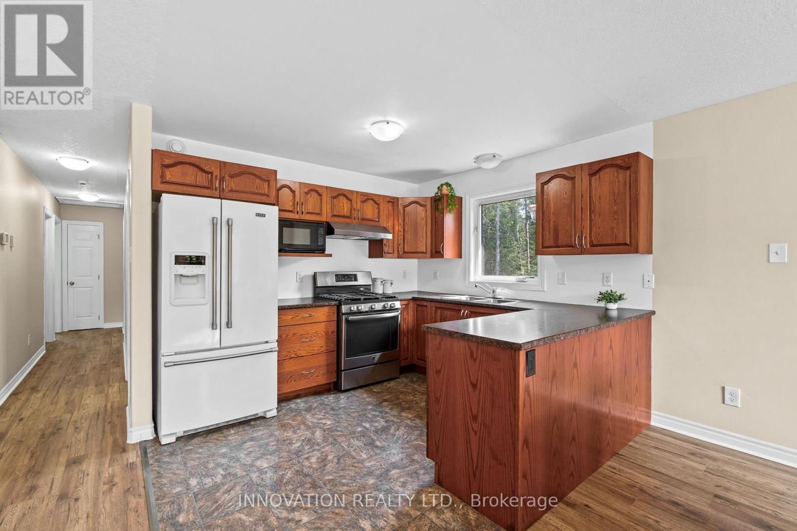 845 Pinery Road, Montague, Ontario  K7A 4S7 - Photo 11 - X12340349