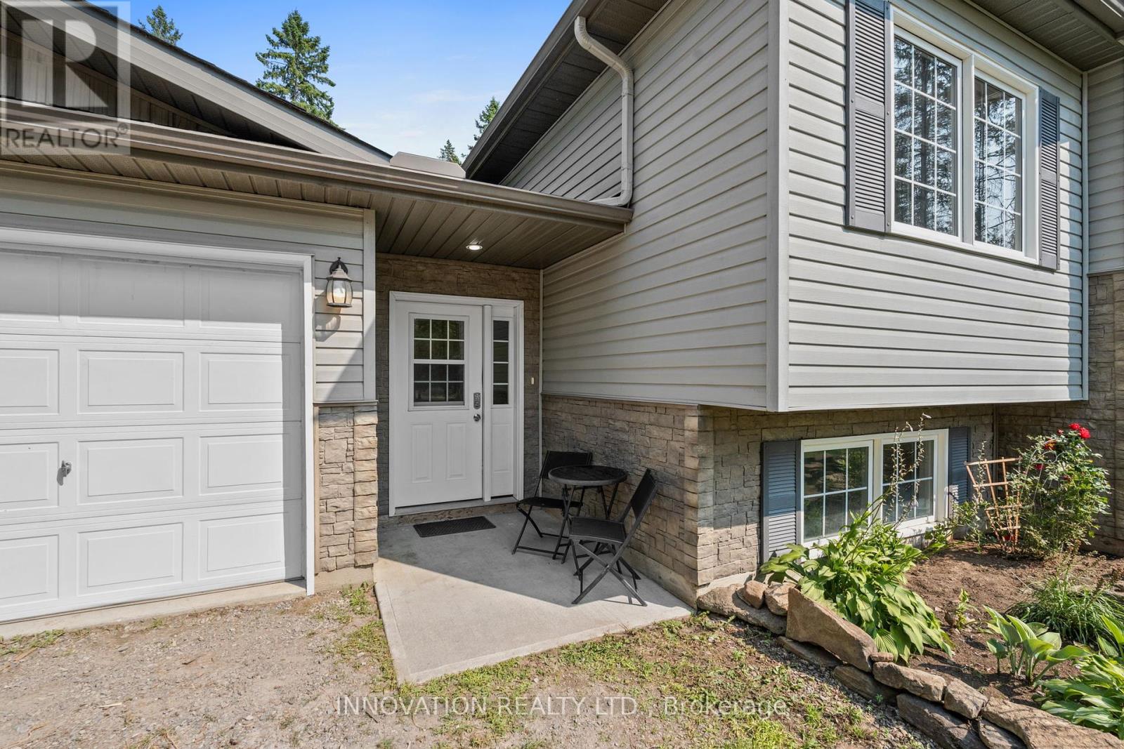 845 Pinery Road, Montague, Ontario  K7A 4S7 - Photo 3 - X12340349