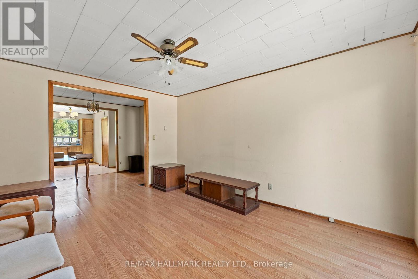 24093 Weirs Side Road, Georgina, Ontario  L0E 1N0 - Photo 11 - N12340268