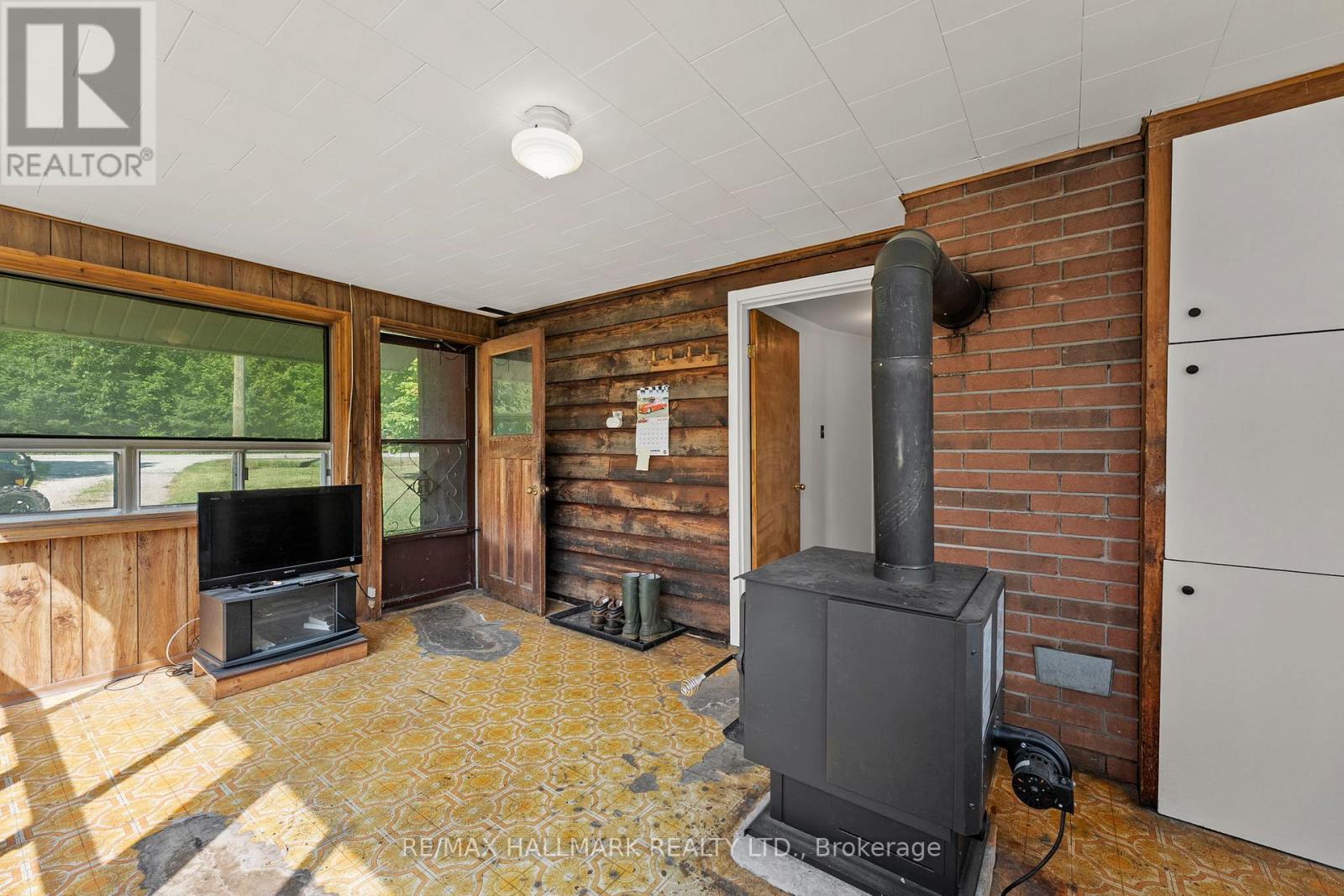 24093 Weirs Side Road, Georgina, Ontario  L0E 1N0 - Photo 3 - N12340268