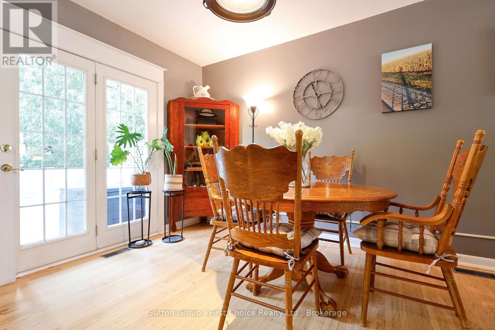 57 Somerset Street, Stratford, Ontario  N5A 6K3 - Photo 14 - X12340326