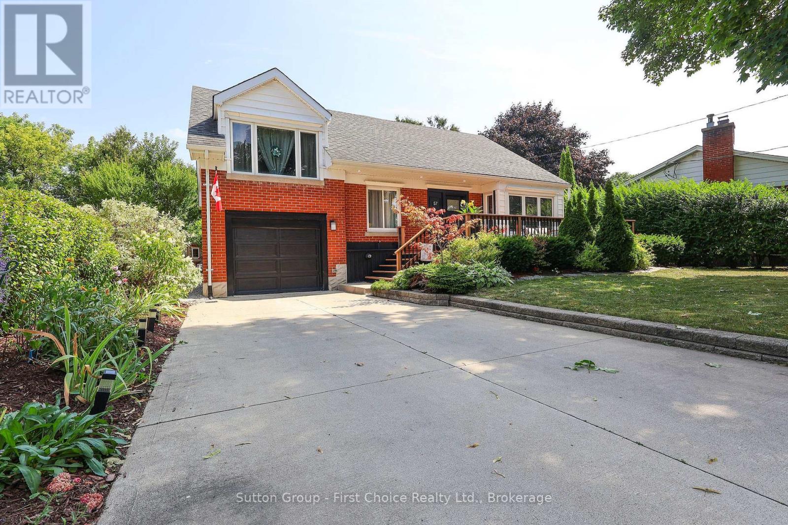 57 Somerset Street, Stratford, Ontario  N5A 6K3 - Photo 3 - X12340326