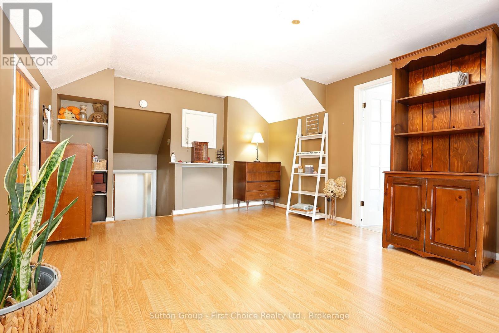 57 Somerset Street, Stratford, Ontario  N5A 6K3 - Photo 37 - X12340326