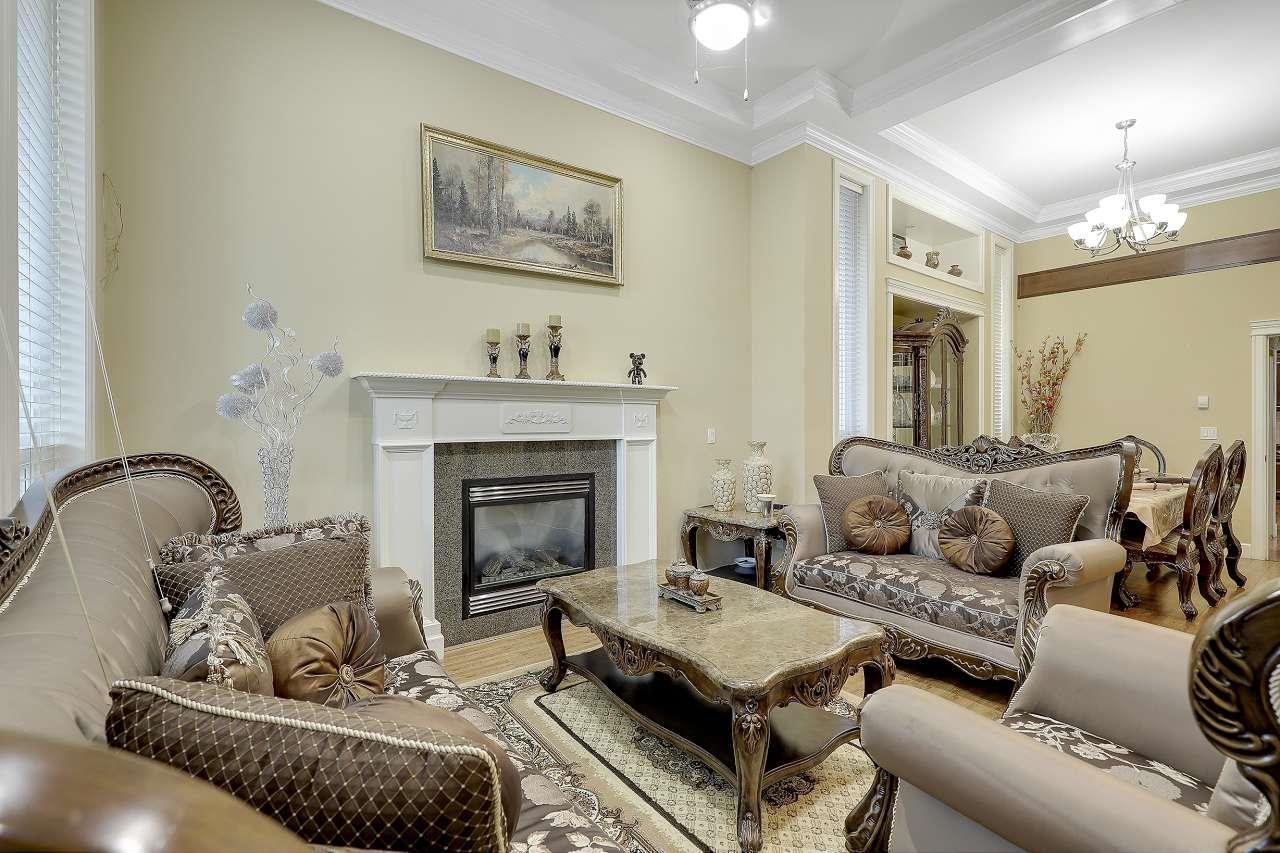 Property at 6935 152 STREET image 4