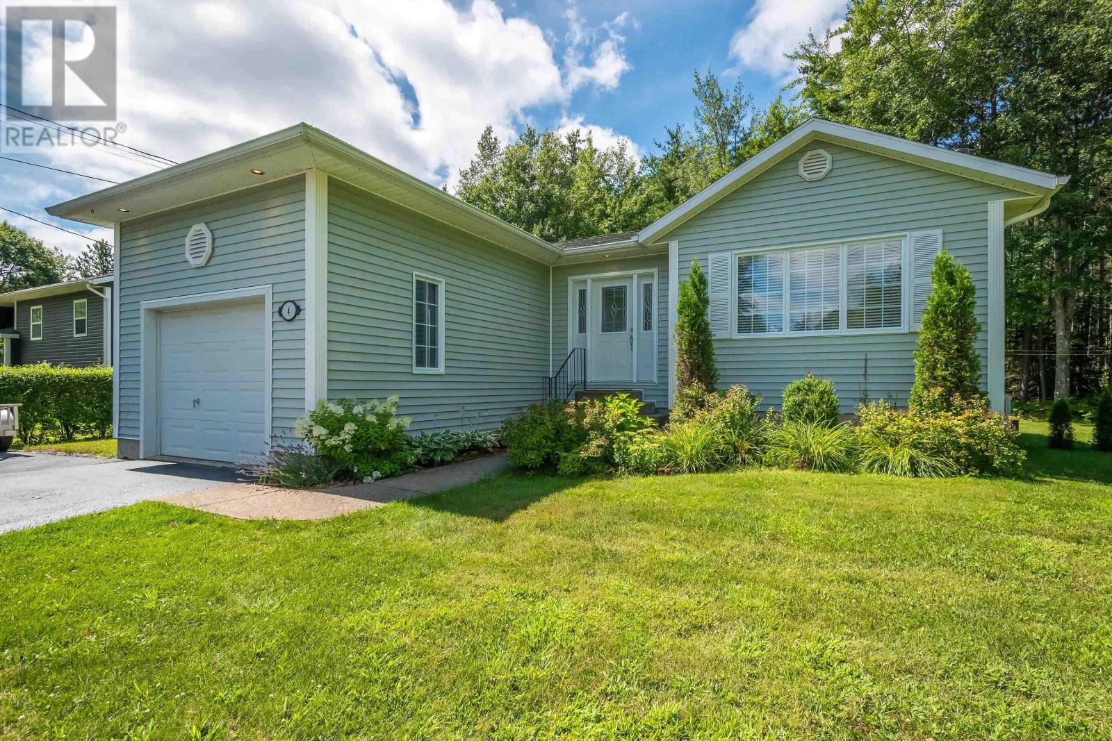 4 Robie Avenue, Greenwood, Nova Scotia  B0P 1R0 - Photo 1 - 202518264