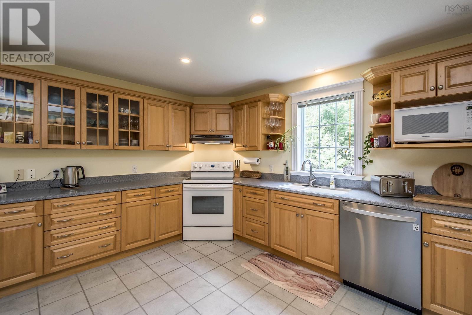 4 Robie Avenue, Greenwood, Nova Scotia  B0P 1R0 - Photo 8 - 202518264