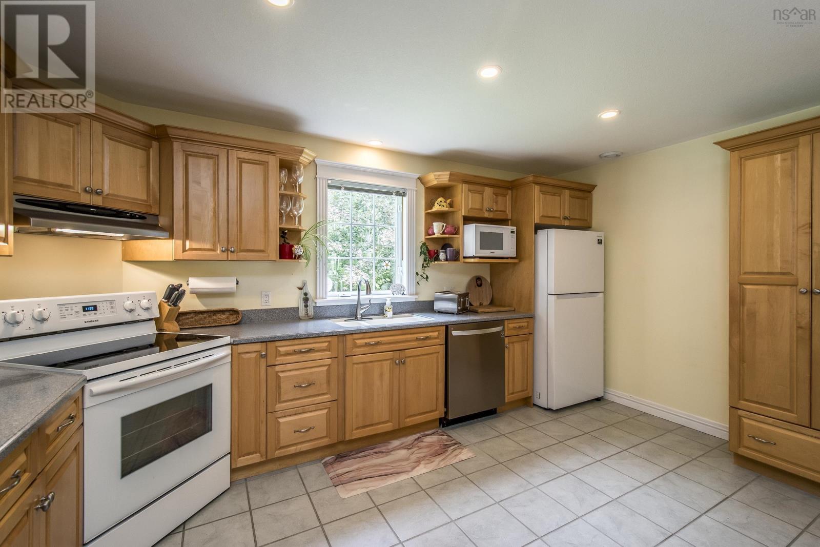 4 Robie Avenue, Greenwood, Nova Scotia  B0P 1R0 - Photo 9 - 202518264