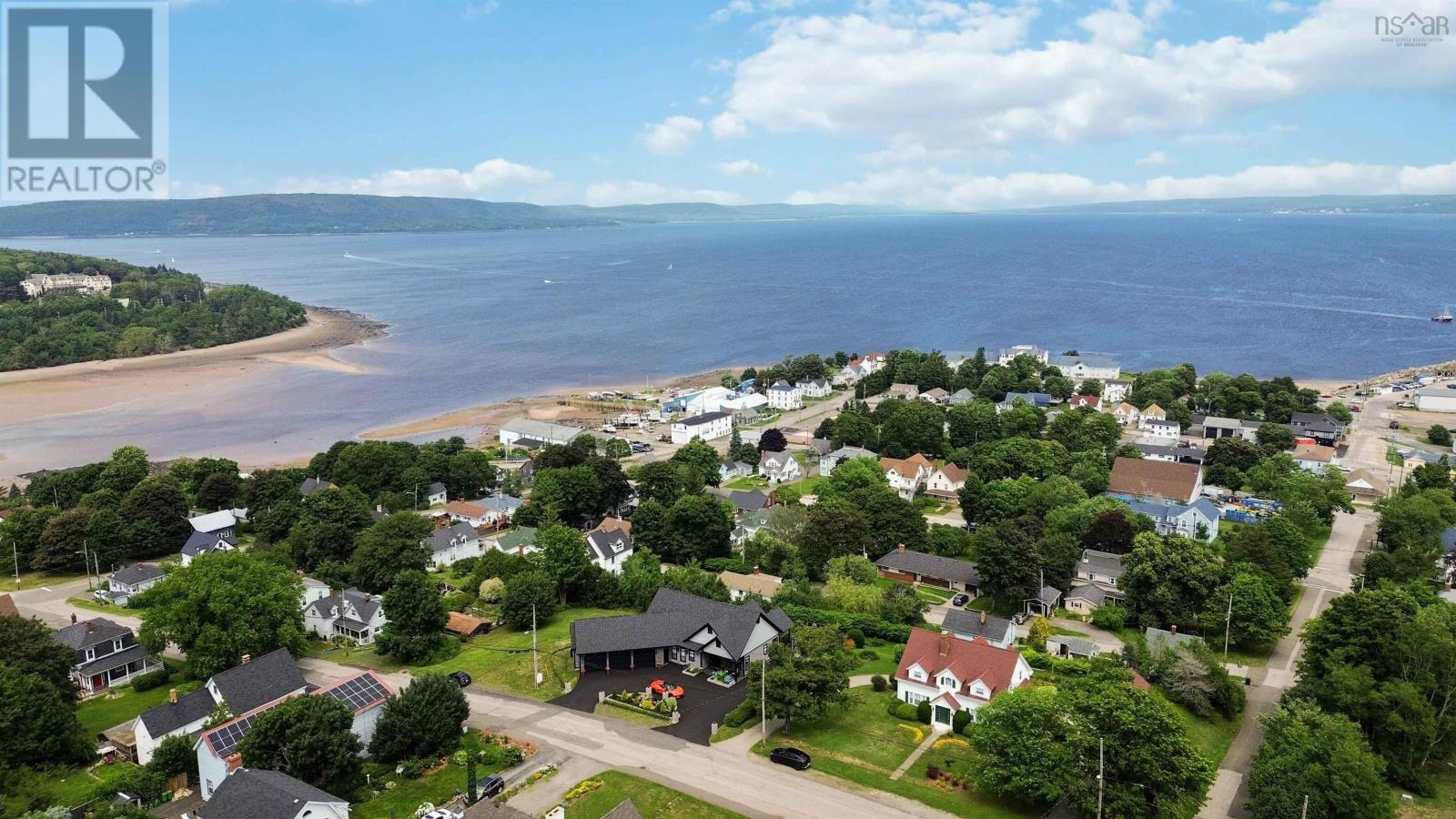 180 King Street, Digby, Nova Scotia  B0V 1A0 - Photo 3 - 202520332