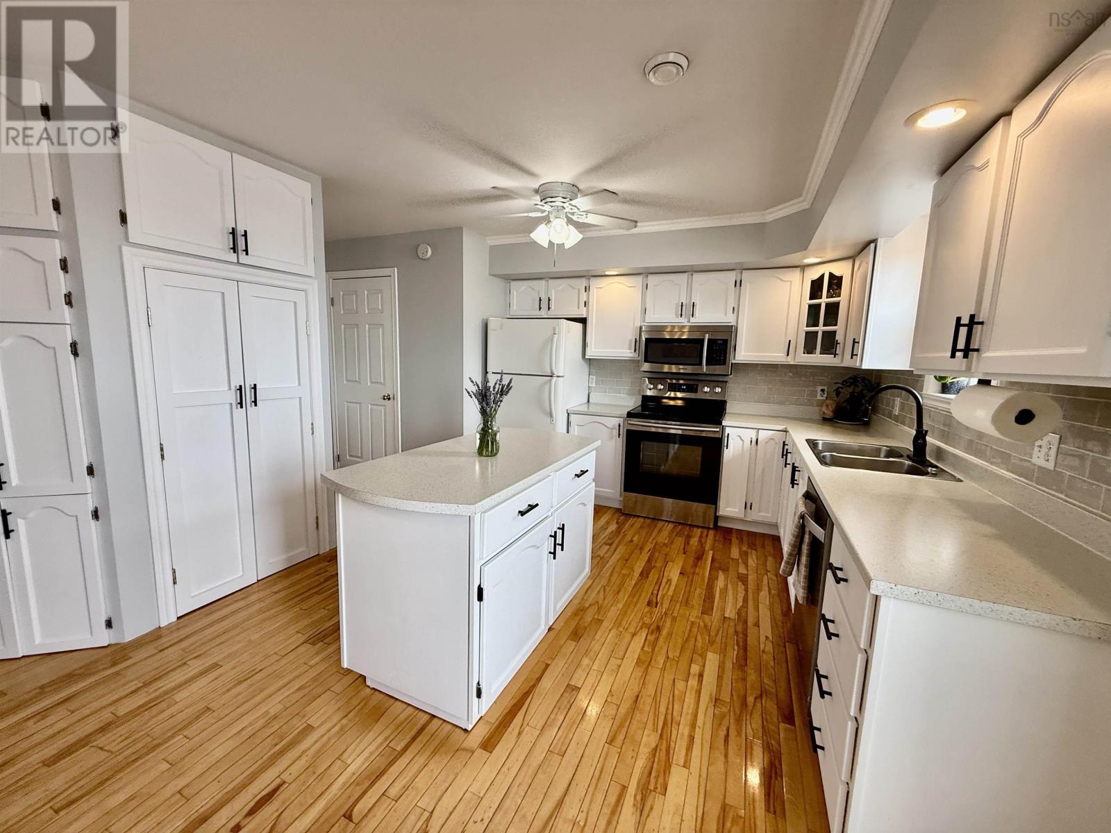 Property at 1 Kohar Court image 3