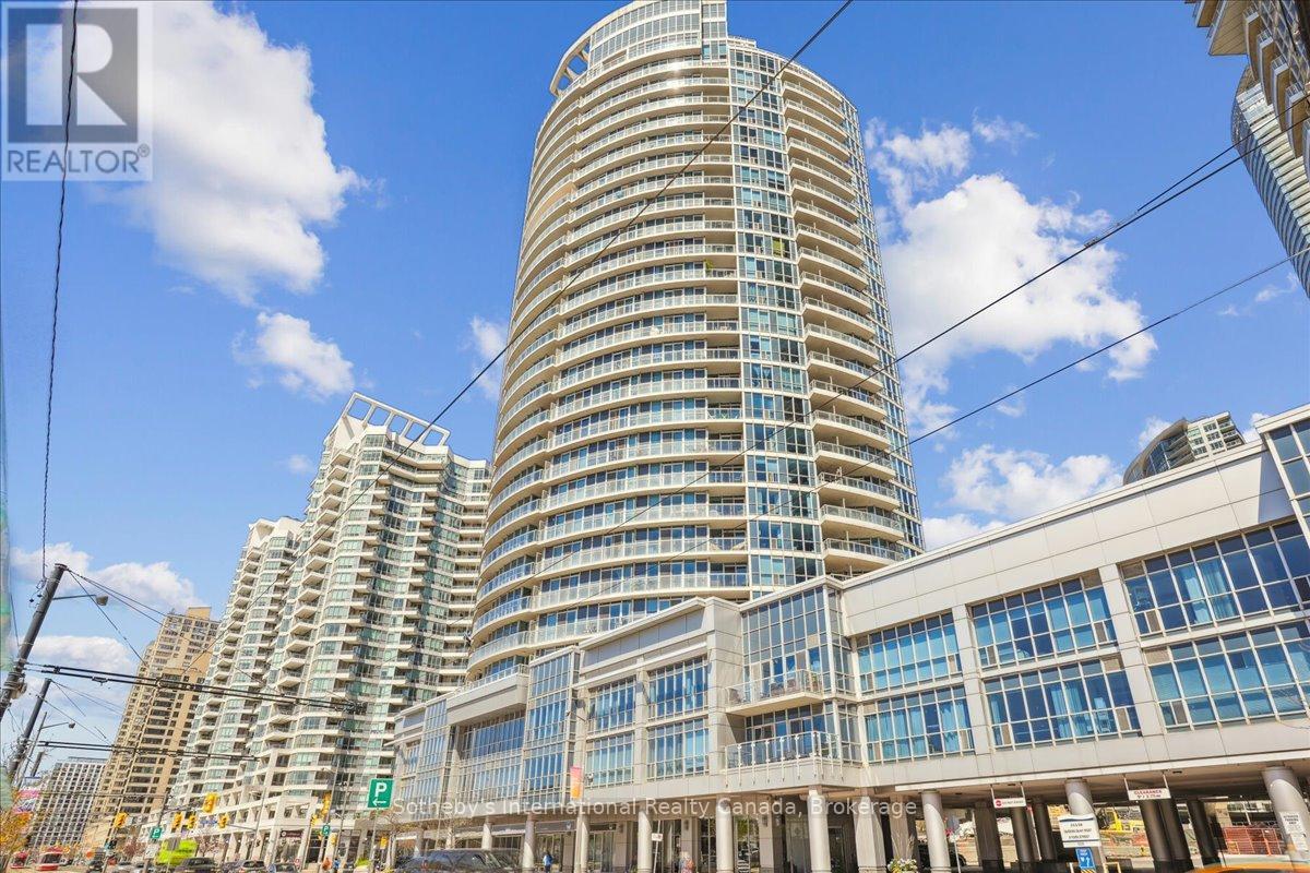 1804 - 218 Queens Quay W, Toronto, Ontario  M5J 2Y6 - Photo 4 - C12139623