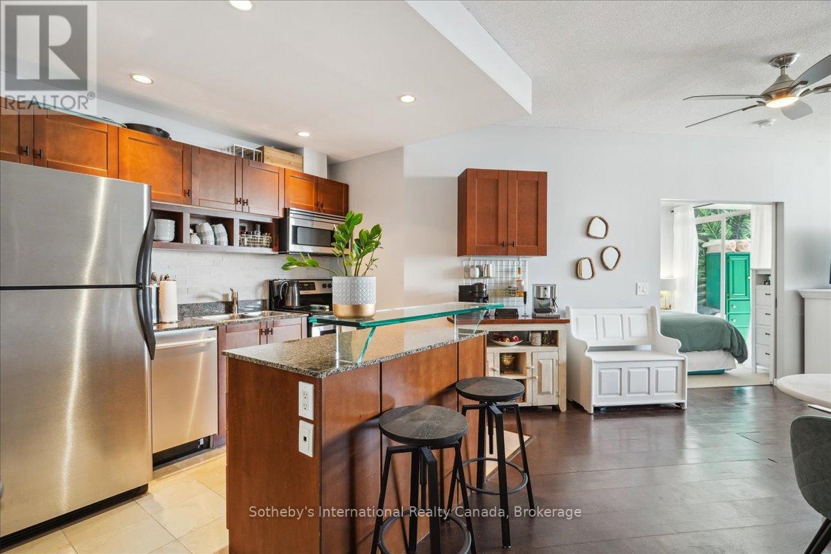 1804 - 218 Queens Quay W, Toronto, Ontario  M5J 2Y6 - Photo 13 - C12139623