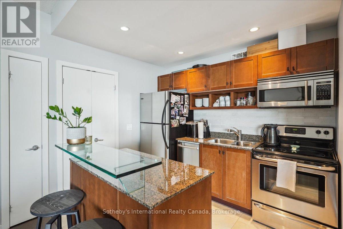 1804 - 218 Queens Quay W, Toronto, Ontario  M5J 2Y6 - Photo 14 - C12139623