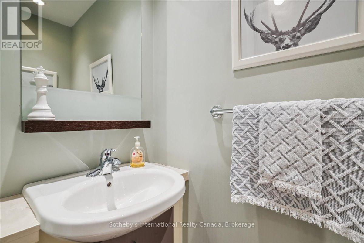 1804 - 218 Queens Quay W, Toronto, Ontario  M5J 2Y6 - Photo 10 - C12139623
