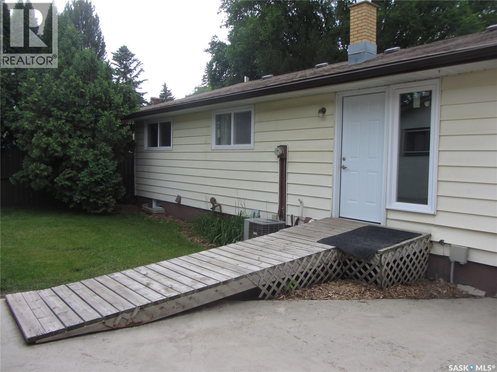 Property at 49 McLellan AVENUE image 4