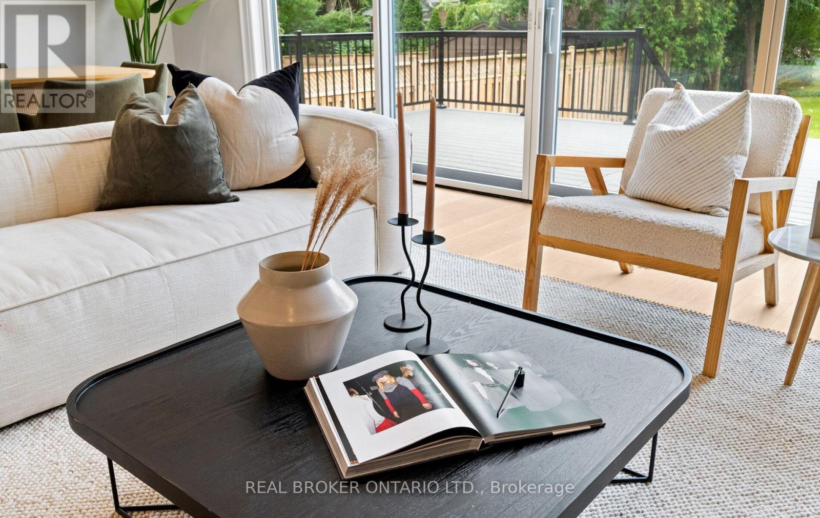 94 Prince Edward Drive S, Toronto, Ontario  M8Y 3V7 - Photo 14 - W12329489