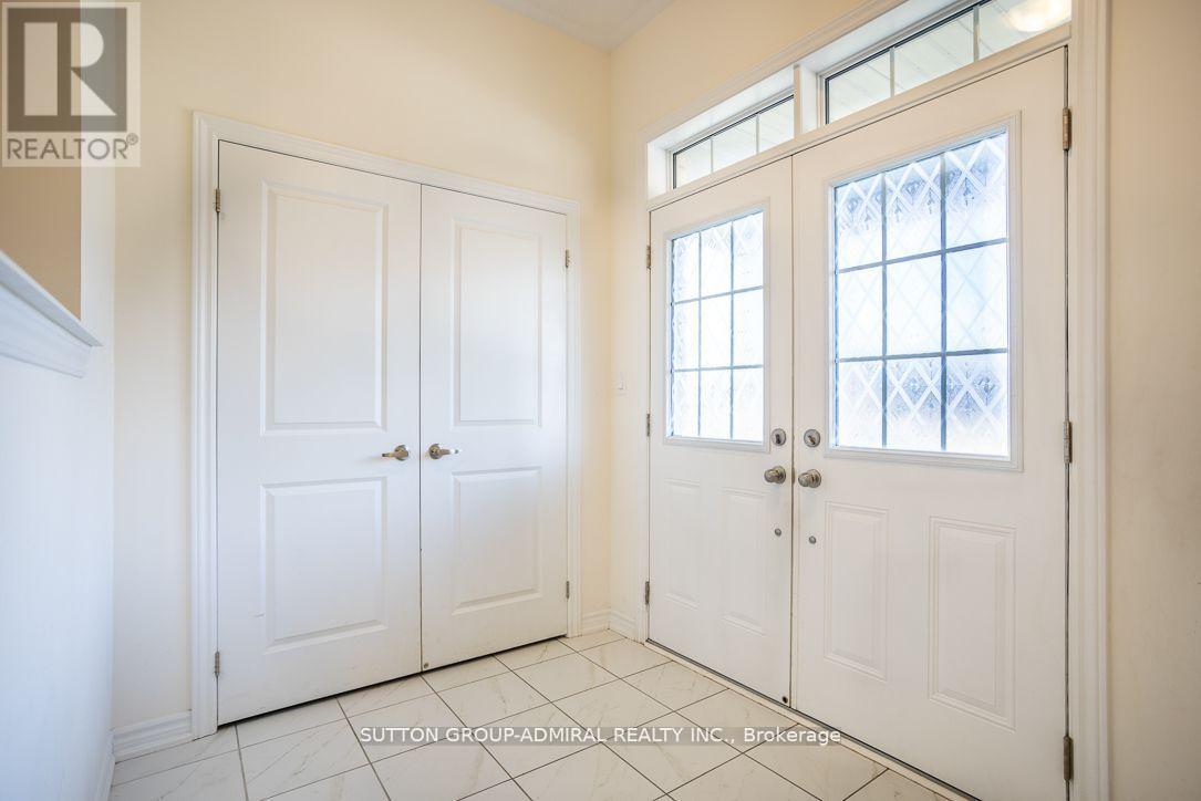 2207 Lozenby Street, Innisfil, Ontario  L9S 0M9 - Photo 9 - N12340436