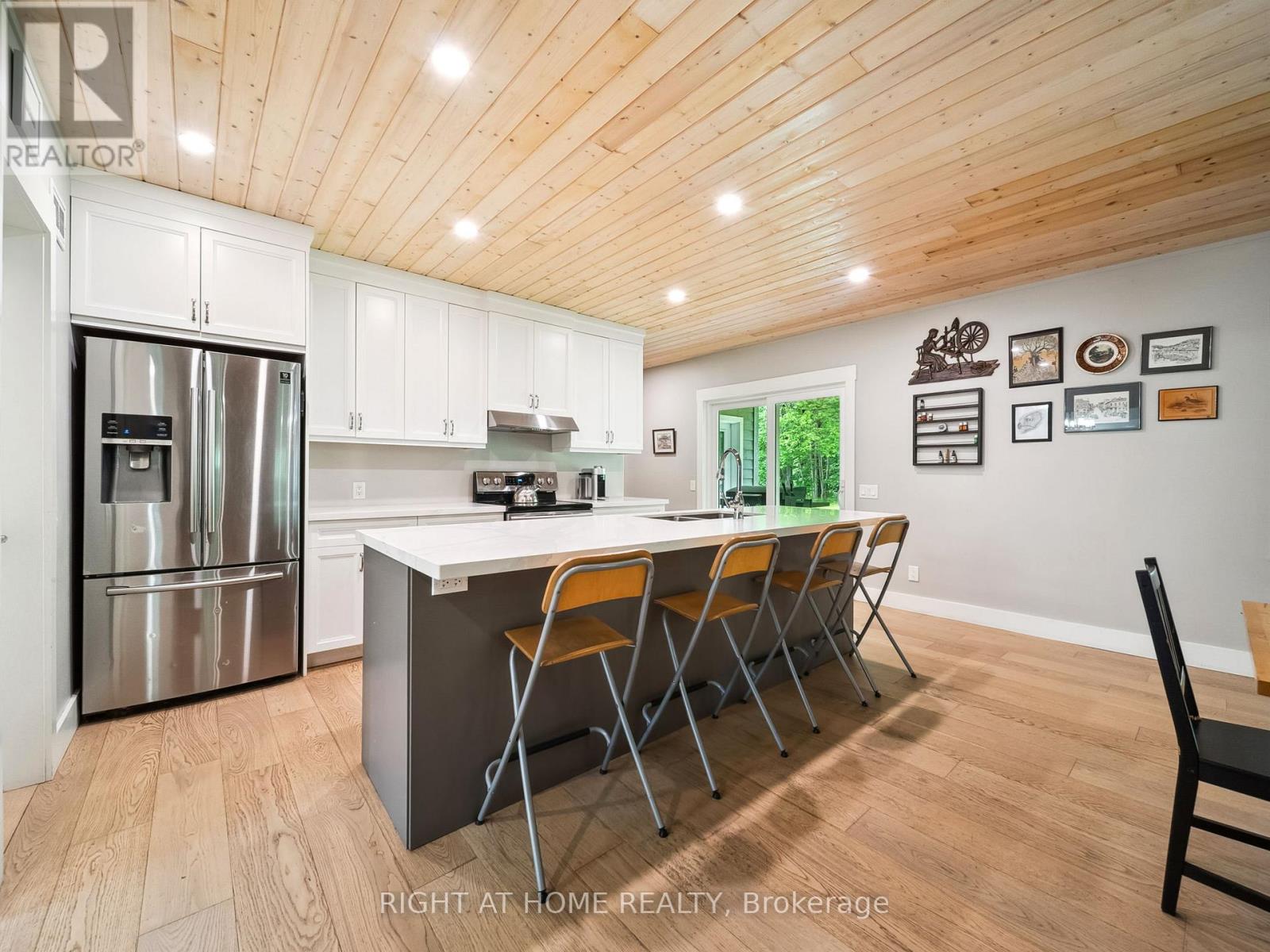 Property at 4098 CAMBRIAN ROAD image 2