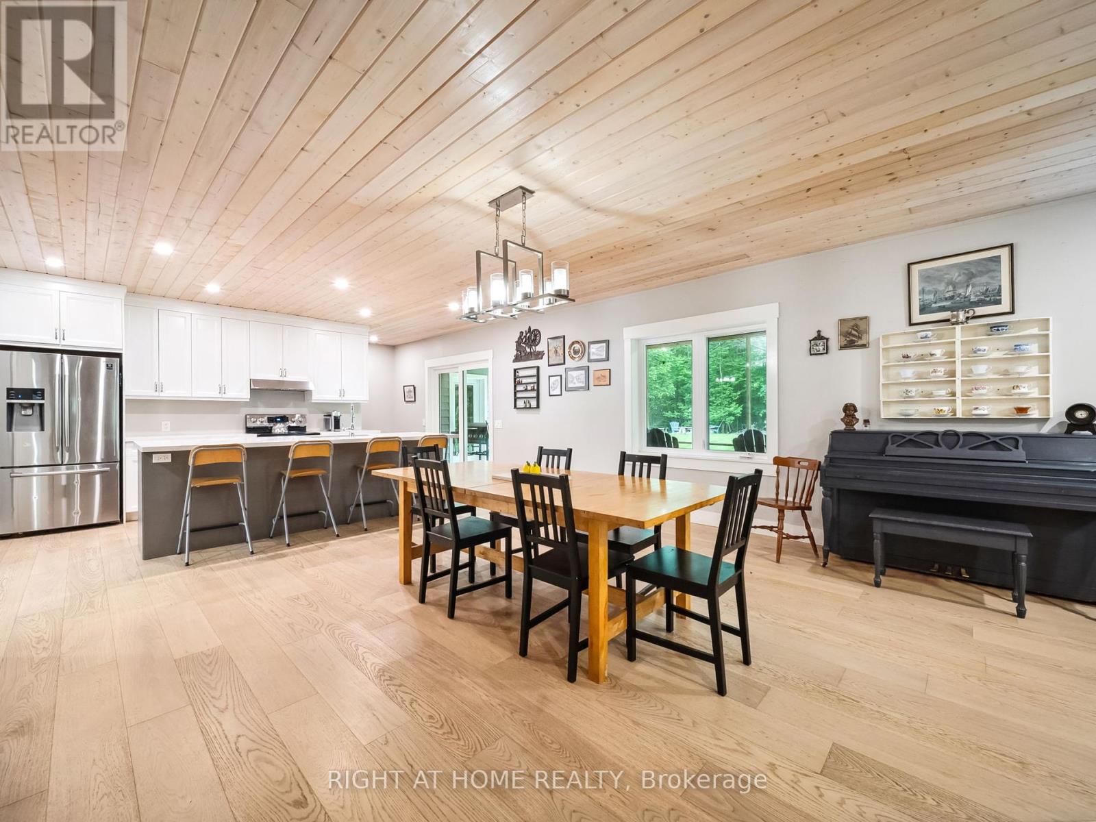 Property at 4098 CAMBRIAN ROAD image 5