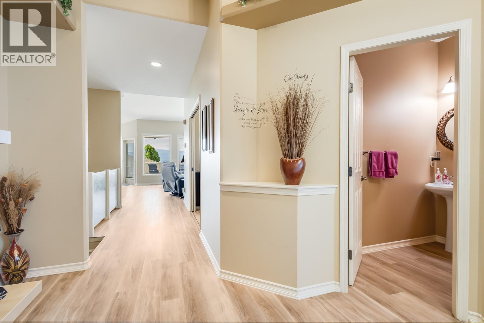 Property at 5046 South Ridge Drive image 4