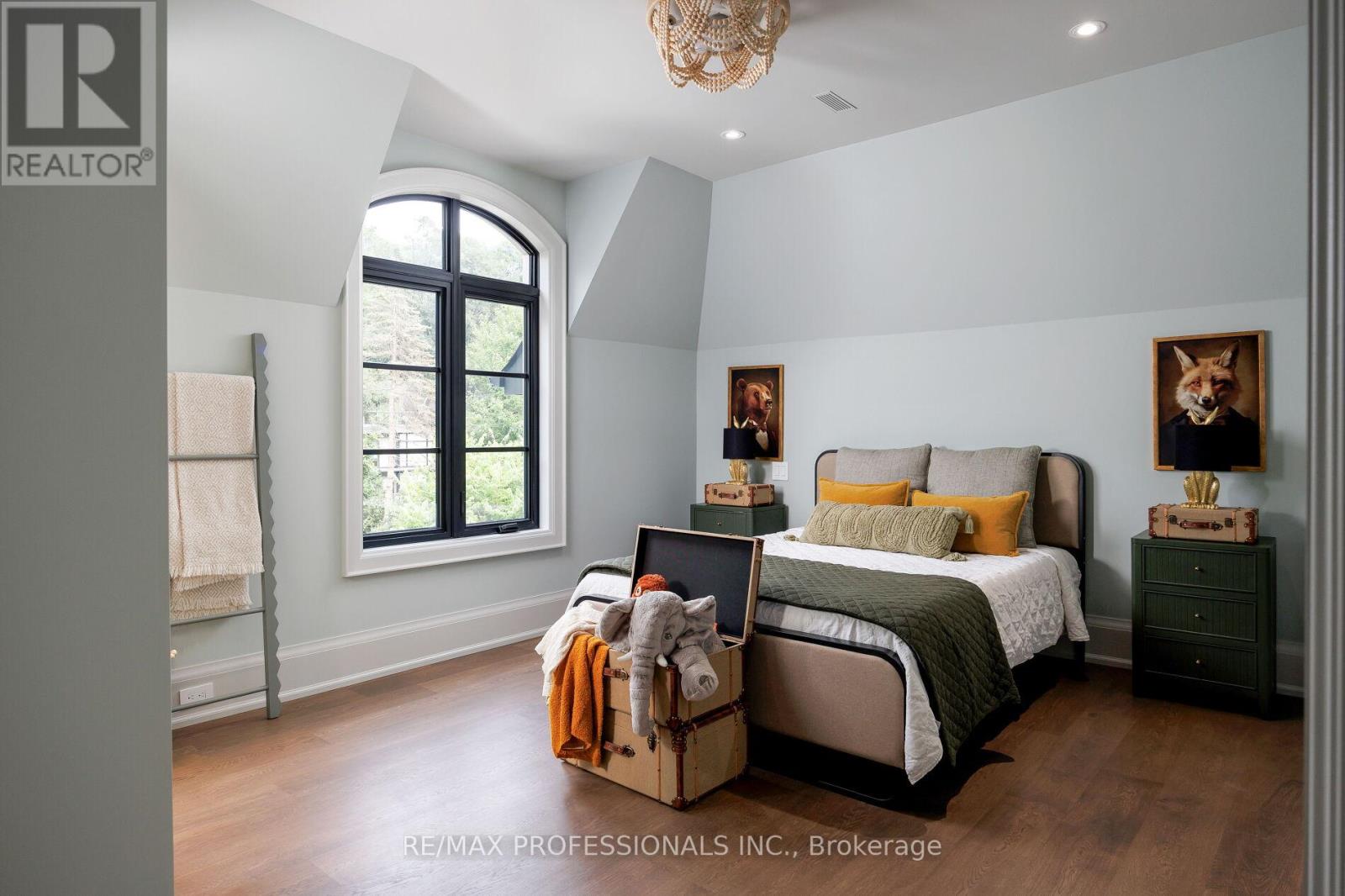 30 Dacre Crescent, Toronto, Ontario  M6S 2W1 - Photo 37 - W12340367