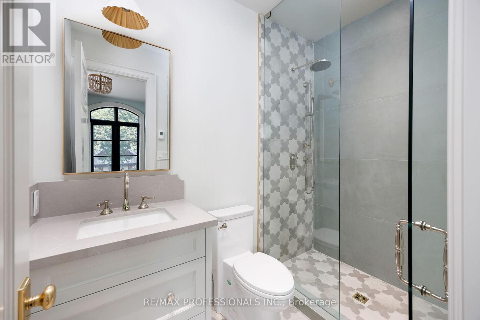 30 Dacre Crescent, Toronto, Ontario  M6S 2W1 - Photo 40 - W12340367
