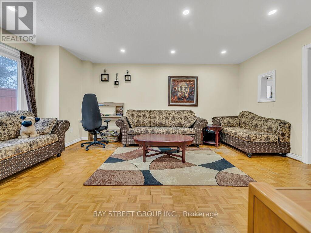 97 Quail Feather Crescent, Brampton (Sandringham-Wellington), Ontario  L6R 1S1 - Photo 12 - W12340395