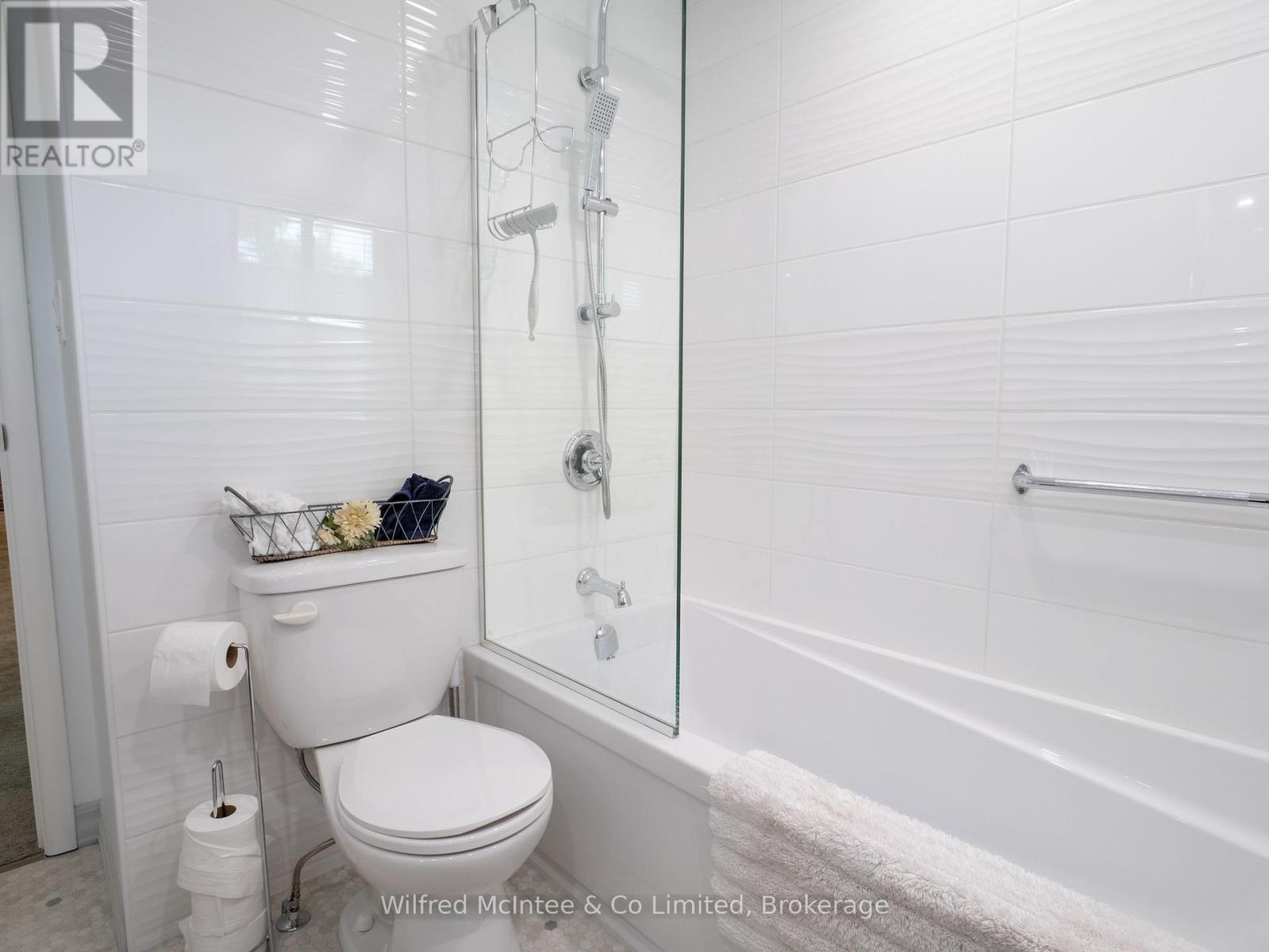 294 2nd Street, Hanover, Ontario  N4N 1A5 - Photo 19 - X12338566
