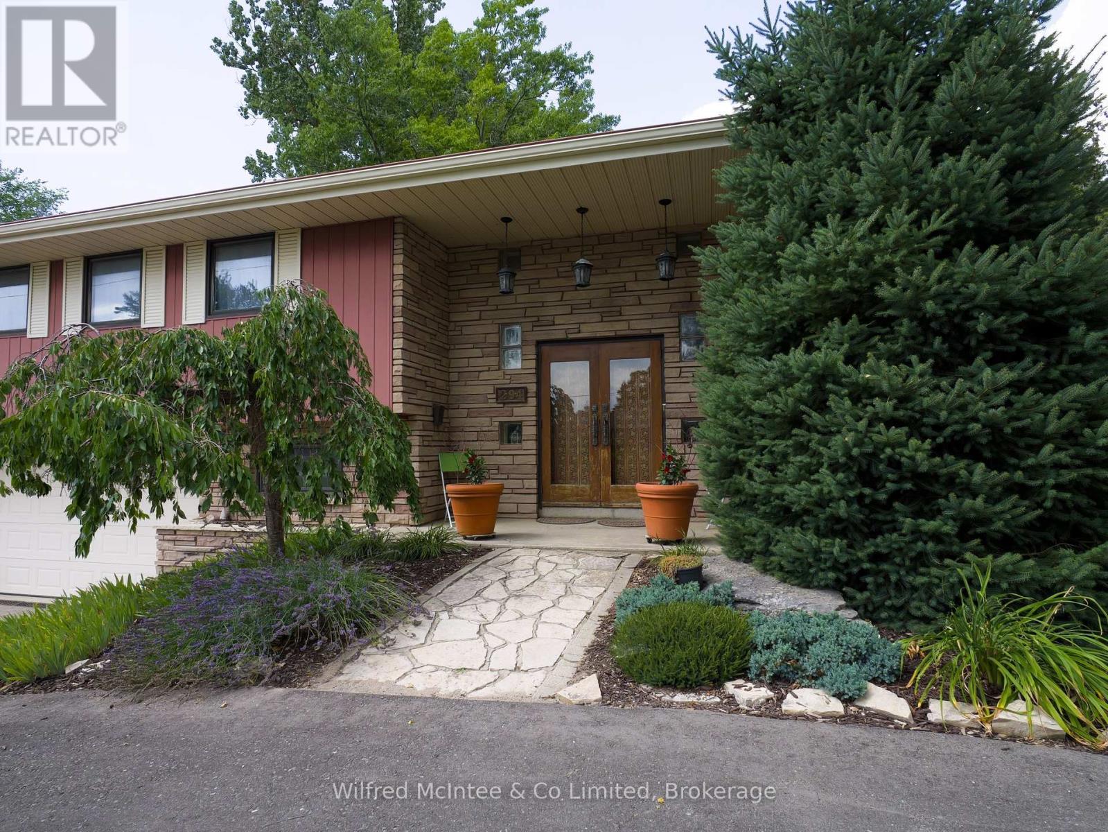 294 2nd Street, Hanover, Ontario  N4N 1A5 - Photo 4 - X12338566