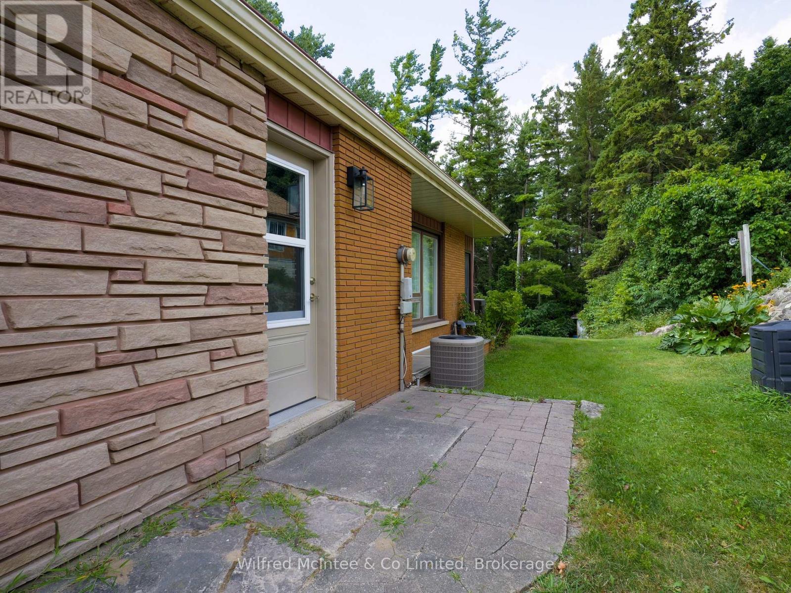 294 2nd Street, Hanover, Ontario  N4N 1A5 - Photo 33 - X12338566