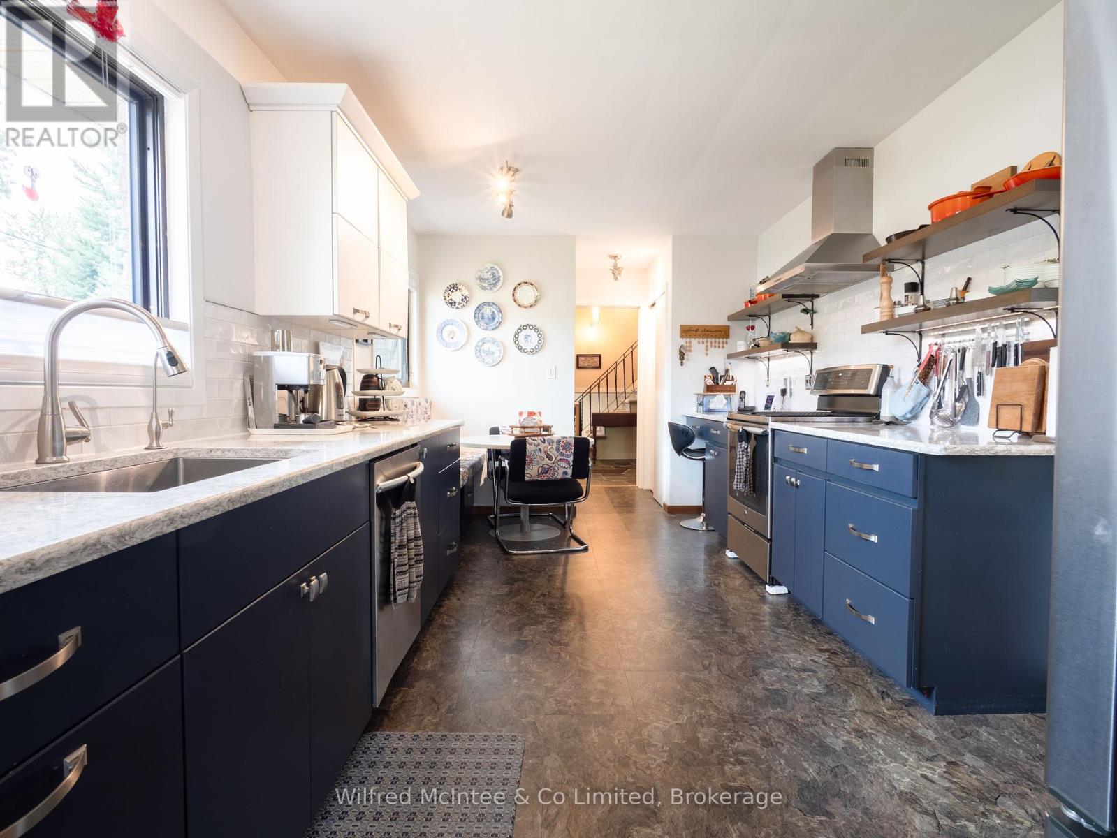 294 2nd Street, Hanover, Ontario  N4N 1A5 - Photo 7 - X12338566