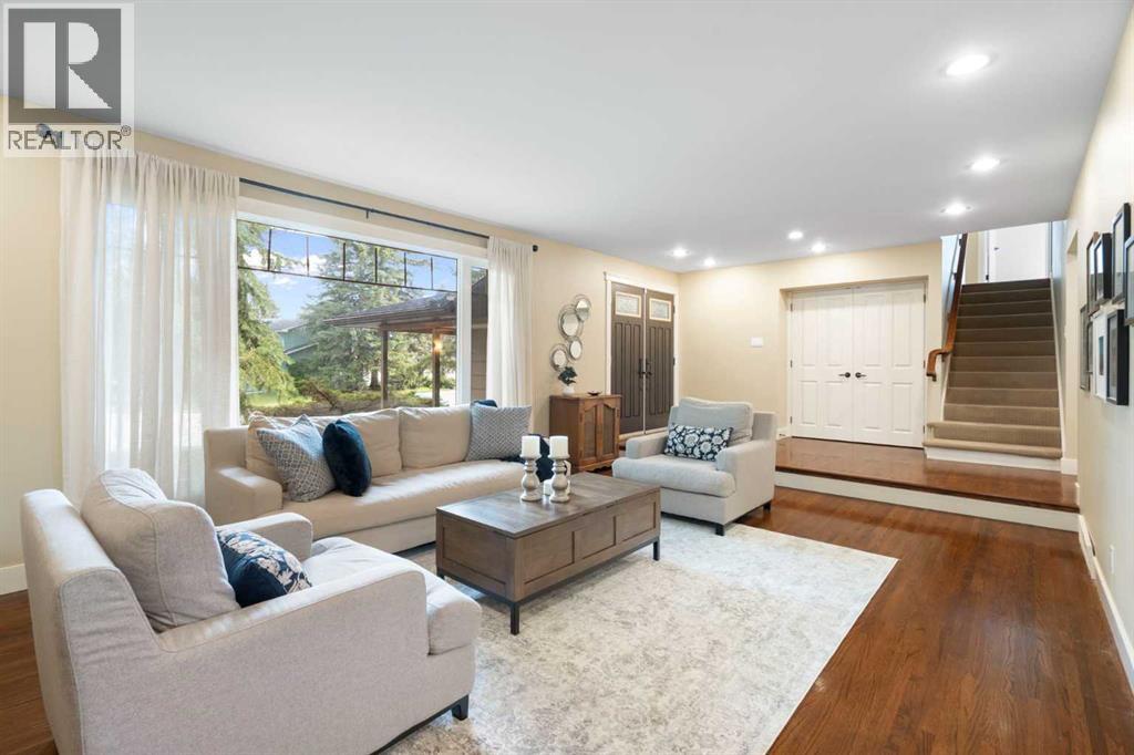 Property at 419 Willamina Crescent SE image 3