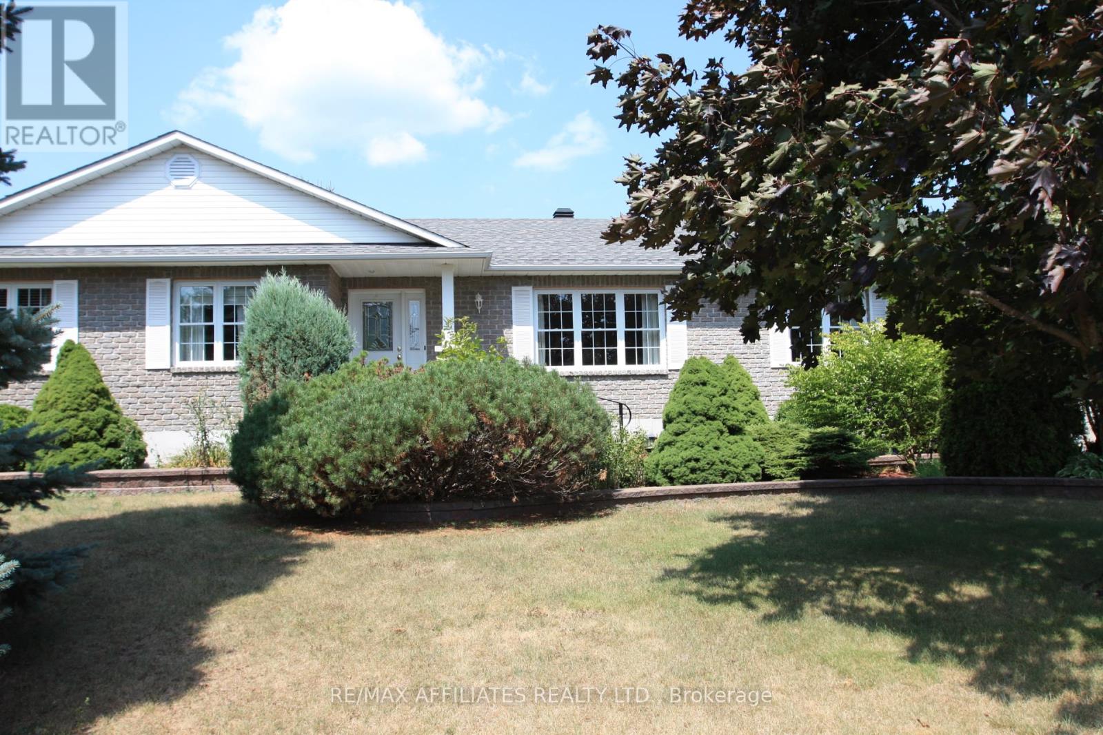 10 TUDOR CIRCLE, Rideau Lakes, Ontario