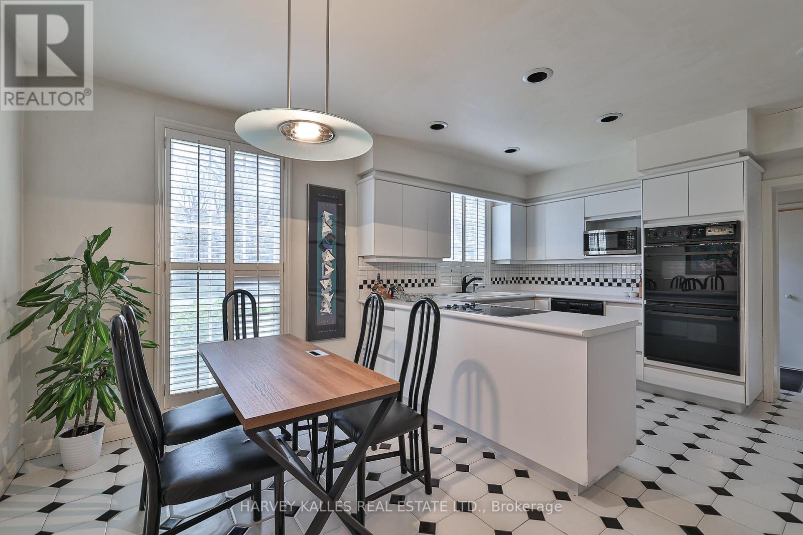 38 Fifeshire Road, Toronto, Ontario  M2L 2G6 - Photo 18 - C12340461
