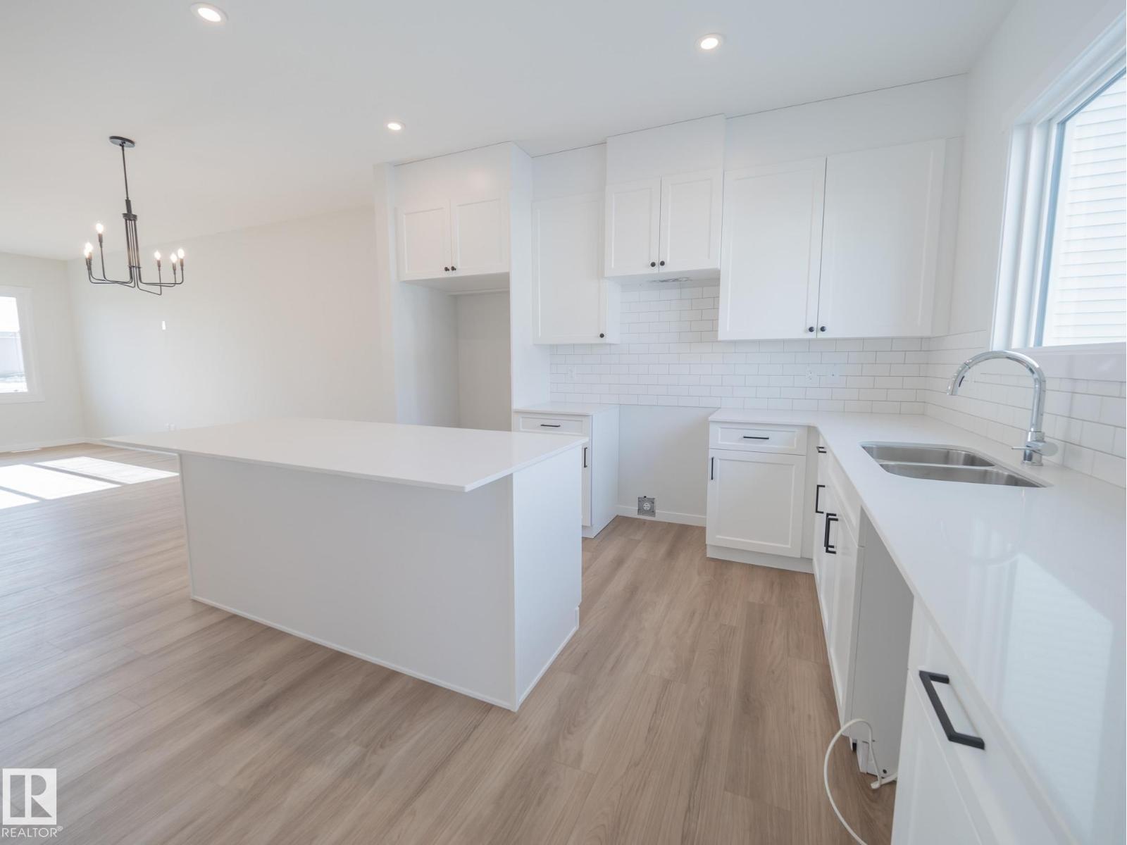 1332 14 Av Nw, Edmonton, Alberta  T6T 2W1 - Photo 11 - E4427989