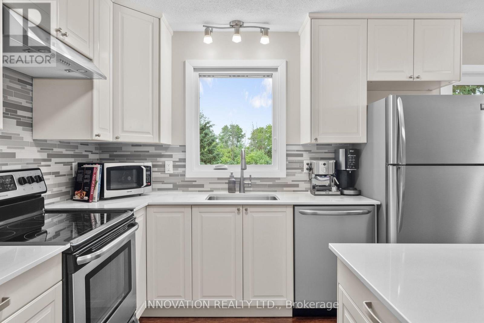 1424 Notre Dame Street, Russell, Ontario  K0A 1W0 - Photo 12 - X12340578