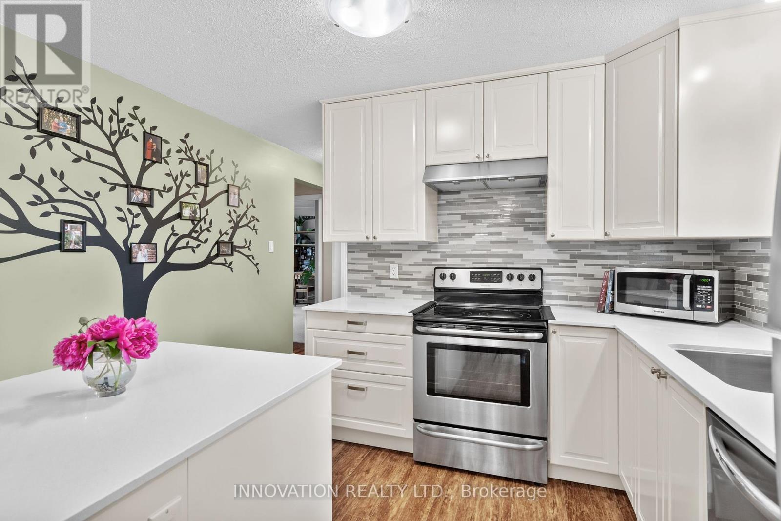 1424 Notre Dame Street, Russell, Ontario  K0A 1W0 - Photo 13 - X12340578