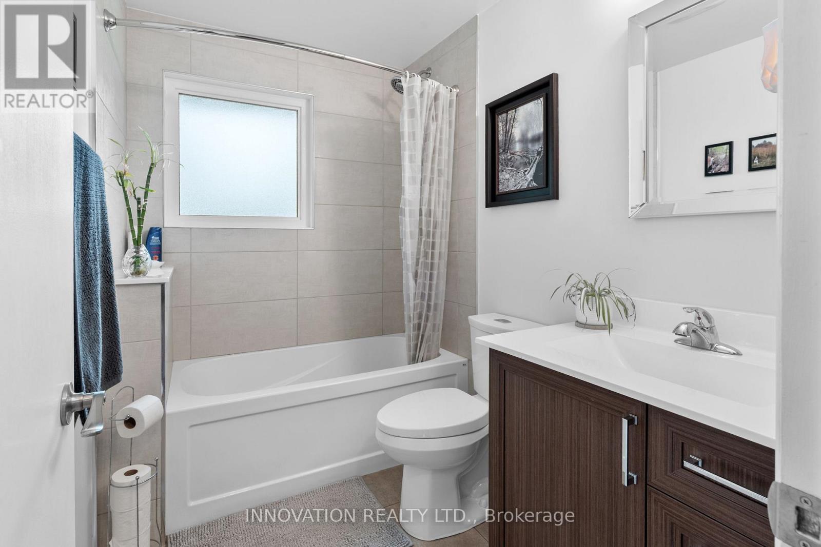 1424 Notre Dame Street, Russell, Ontario  K0A 1W0 - Photo 18 - X12340578