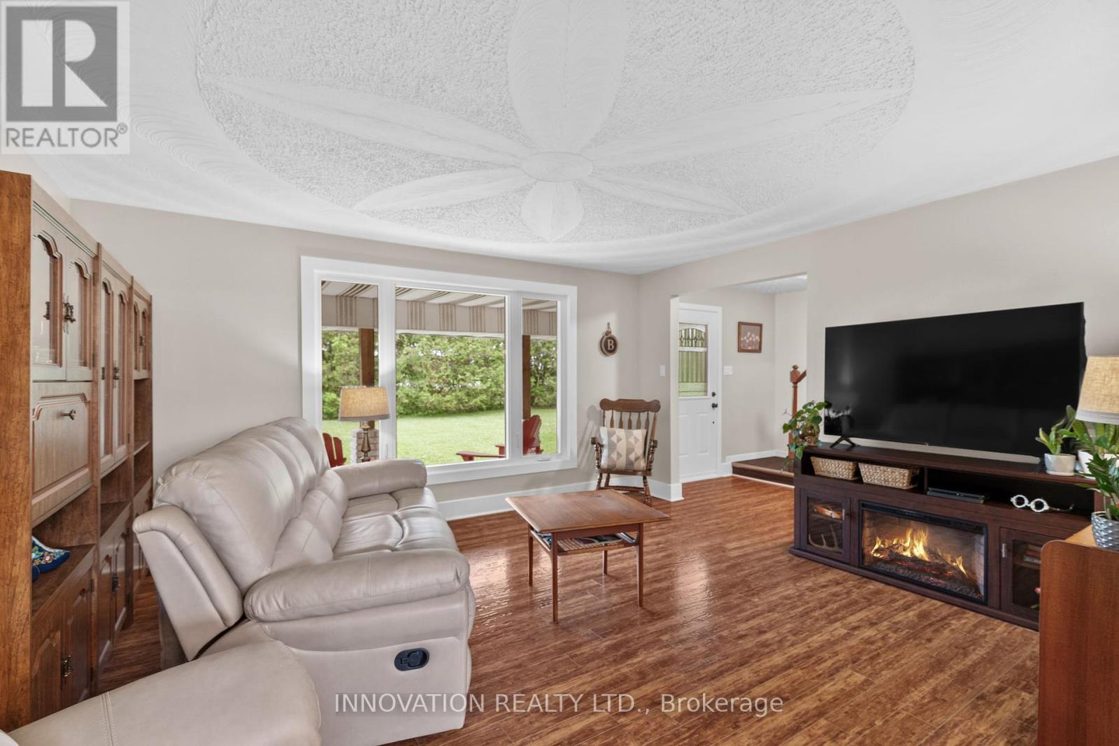 1424 Notre Dame Street, Russell, Ontario  K0A 1W0 - Photo 6 - X12340578