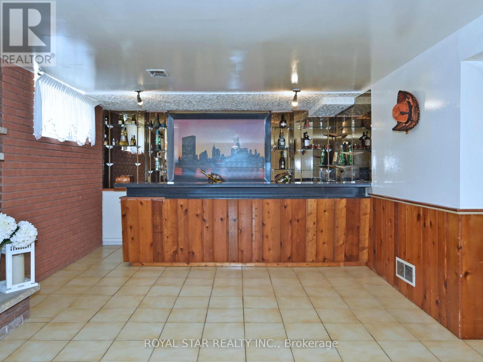 25 Diana Drive, Toronto, Ontario  M3M 2W2 - Photo 40 - W12340499