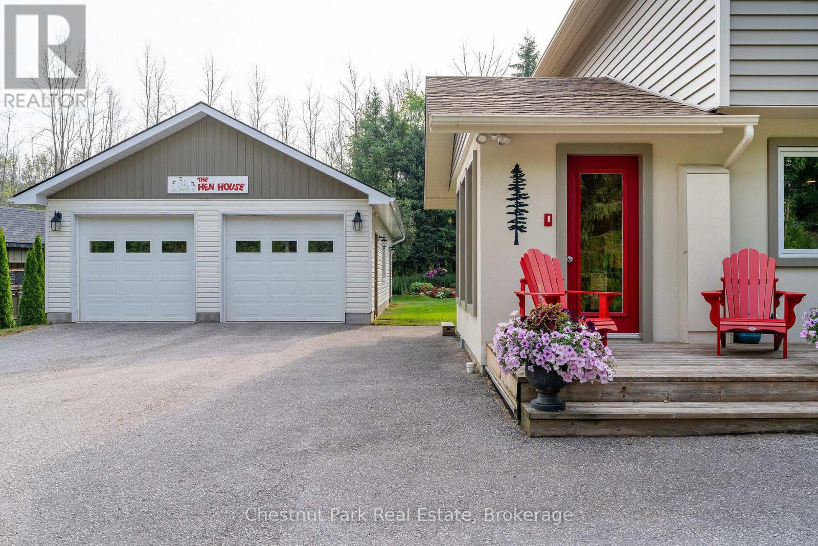 Property at 119 MARTIN GROVE image 4