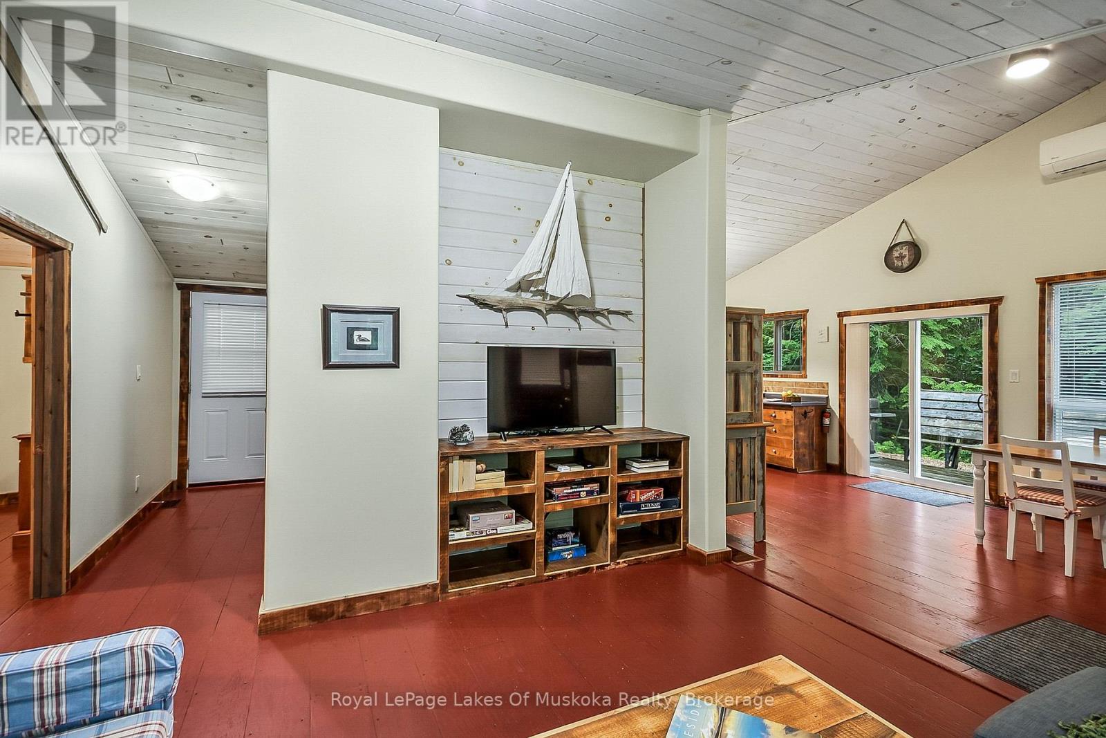 1009 Kirbys Beach Road, Bracebridge, Ontario  P1L 1X2 - Photo 8 - X12340582