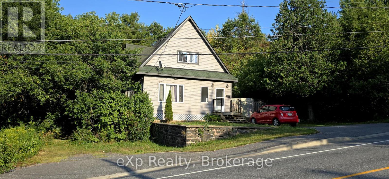 28 Emily Street, Parry Sound, Ontario  P2A 2P5 - Photo 1 - X12340593