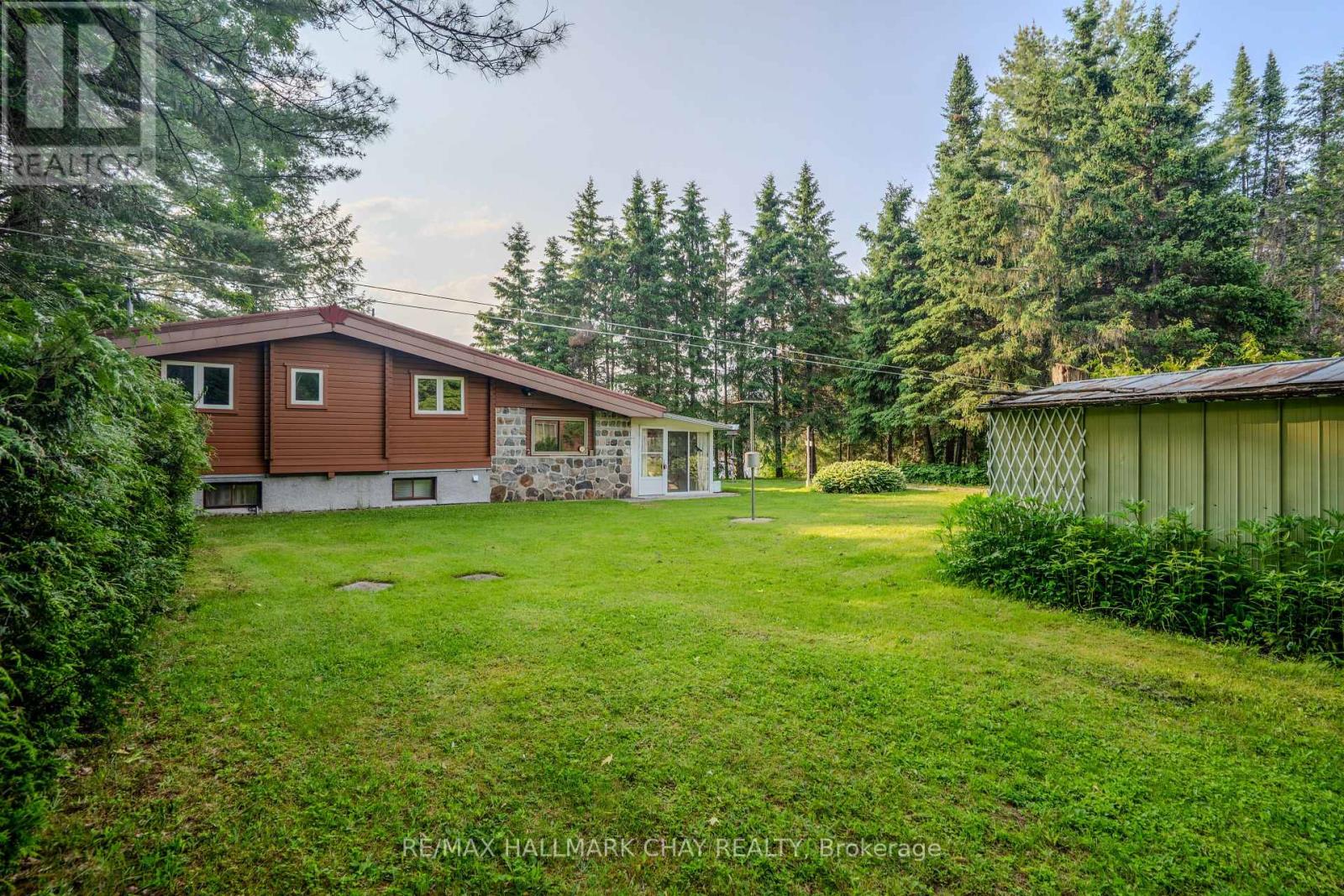 1070 Chaikof Road, Bracebridge, Ontario  P1P 1R3 - Photo 21 - X12340470