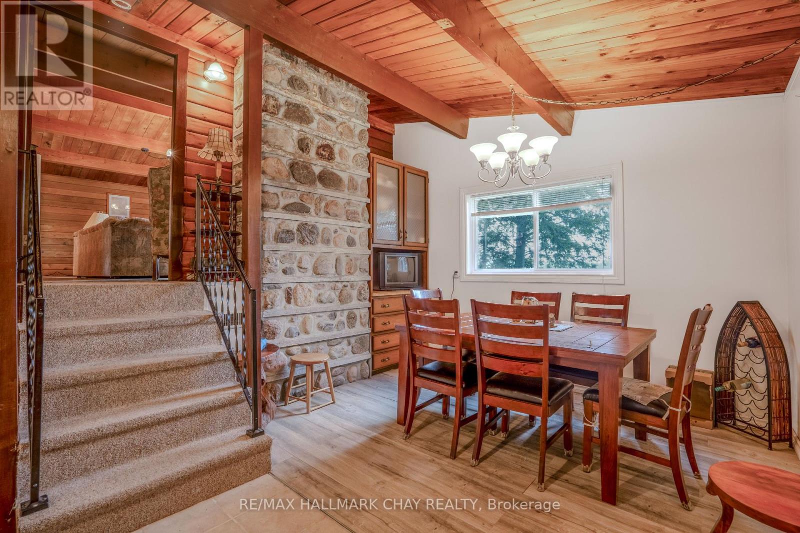 1070 Chaikof Road, Bracebridge, Ontario  P1P 1R3 - Photo 9 - X12340470