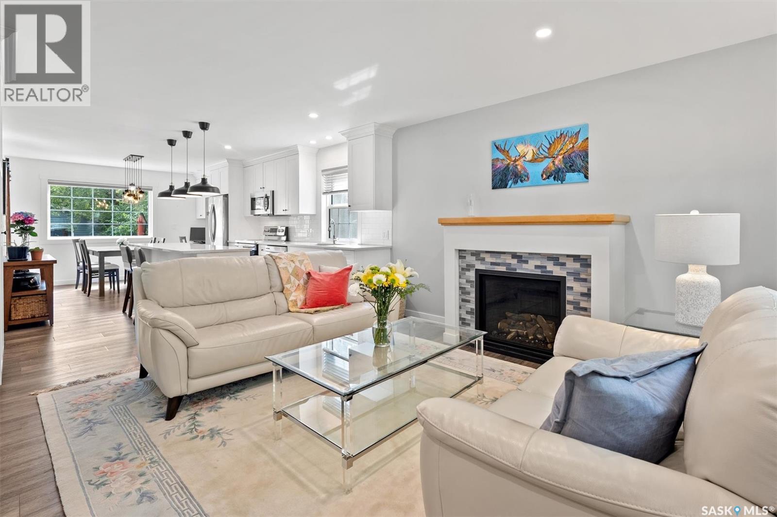 Property at 918 8th AVENUE N image 3