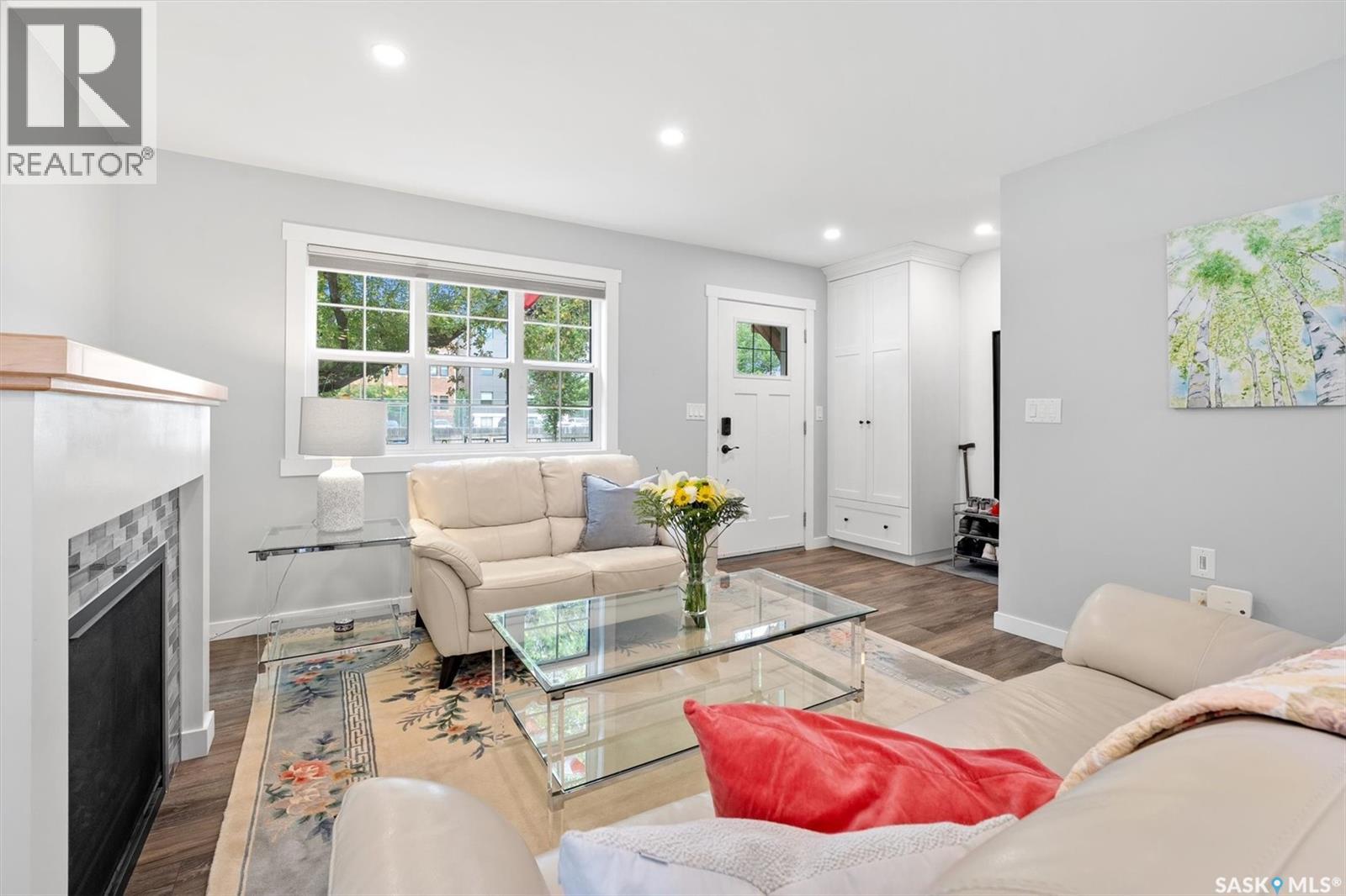 Property at 918 8th AVENUE N image 5