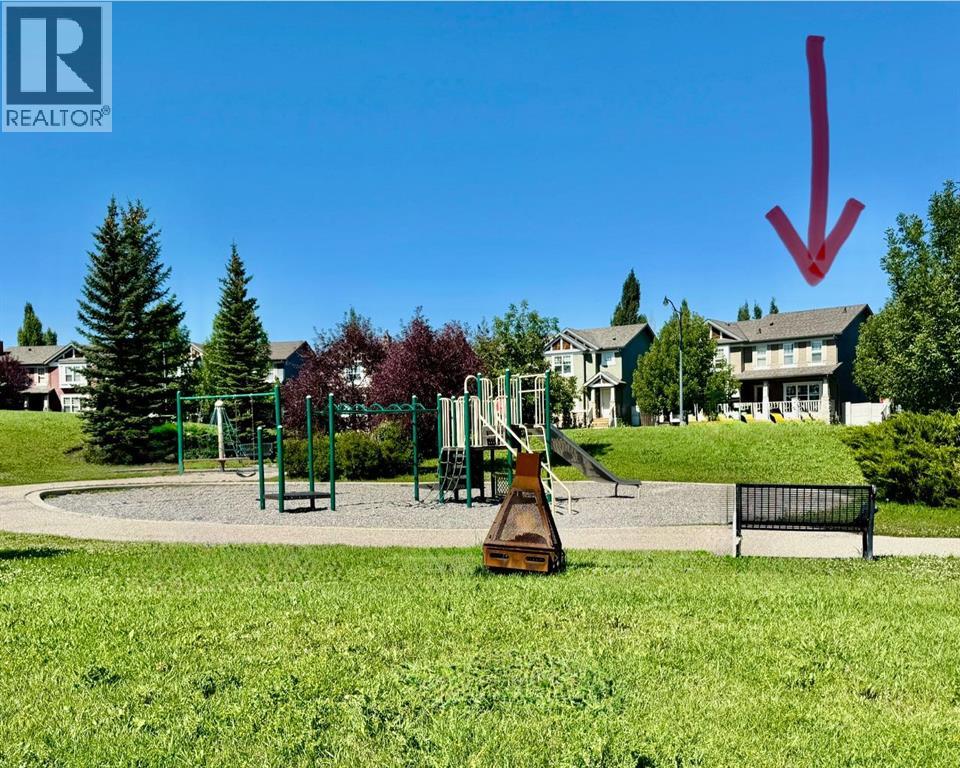 Property at 34 Everwillow Circle SW image 2