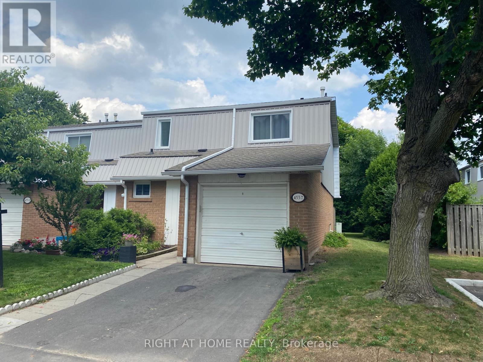 Property at 7 - 453 WOODVIEW ROAD image 2